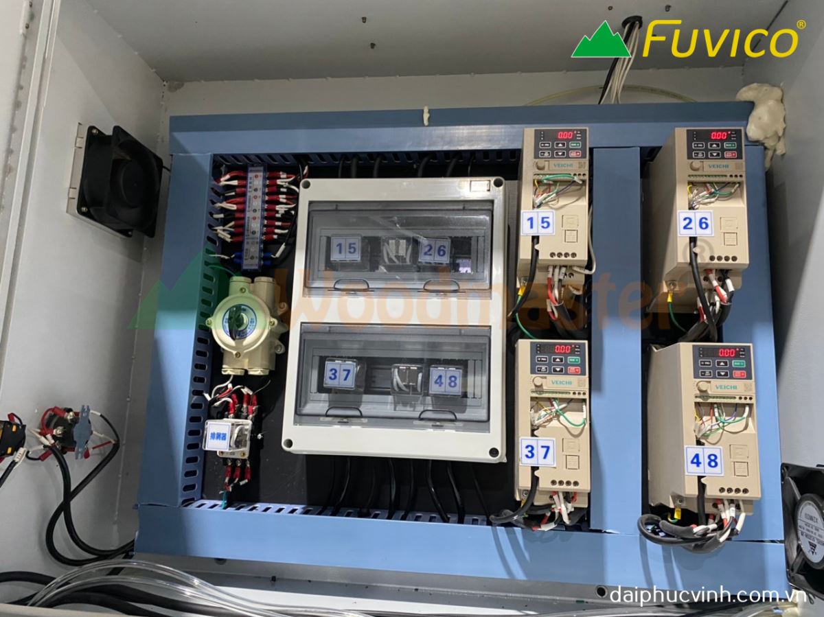 MÁY PHAY CNC 4 TRỤC 16 DAO KẸP XOAY 360 ĐỘ GIA CÔNG CHÂN BÀN GHẾ 9097